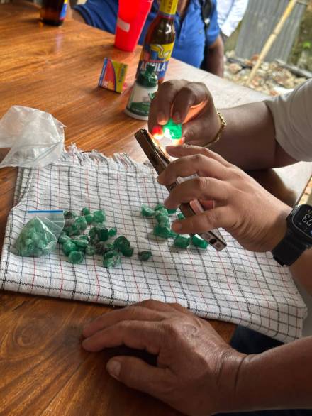 Zarah Colombian Emeralds (1)